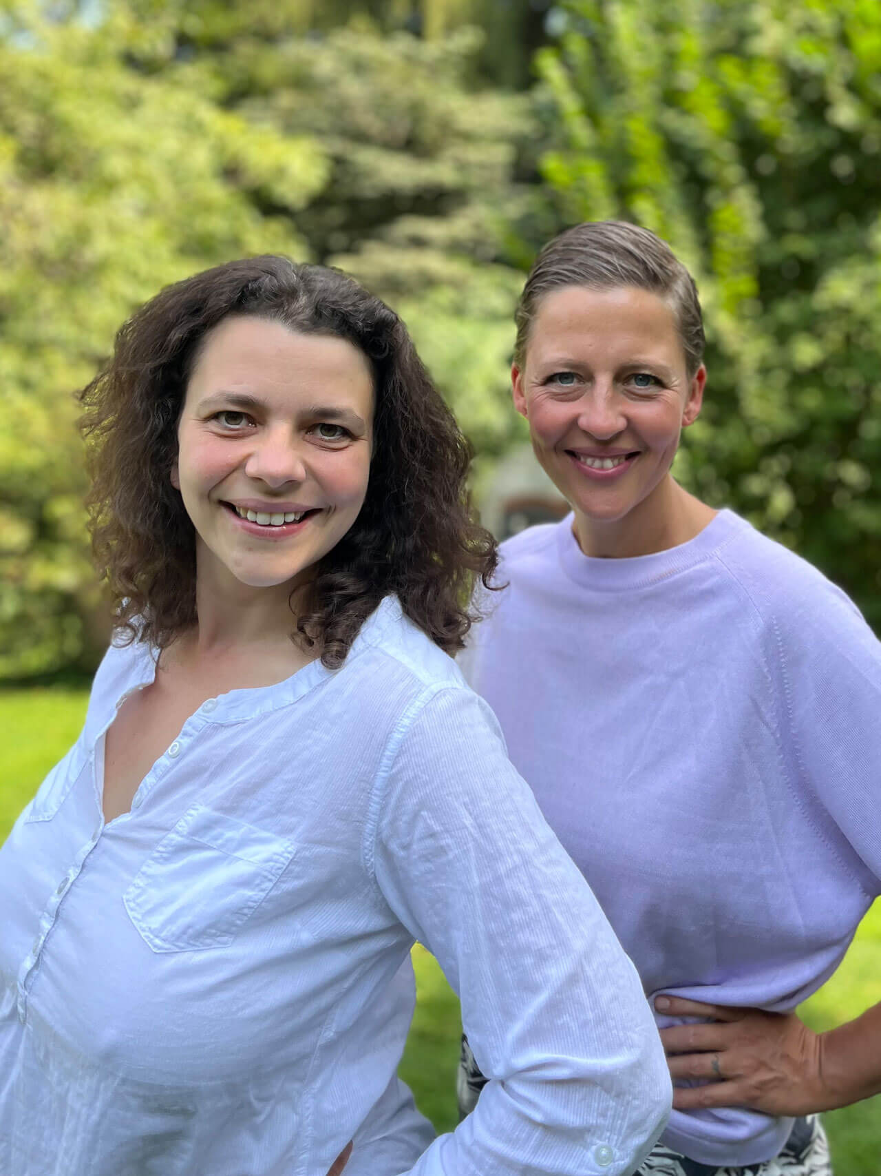 Lisa Edelhäußer und Maike Kraiss im Portrait als Gründerinnen der Akademie für Selbstbestimmte Bildung